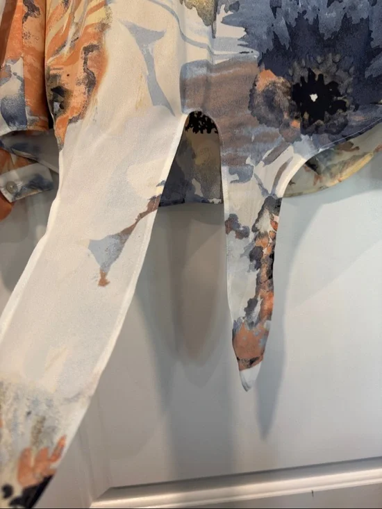 NWT Chico's Indigo Bloom Peasant Floral Tie-Front Blouse Sz 2 (Large) - Picture 6 of 8